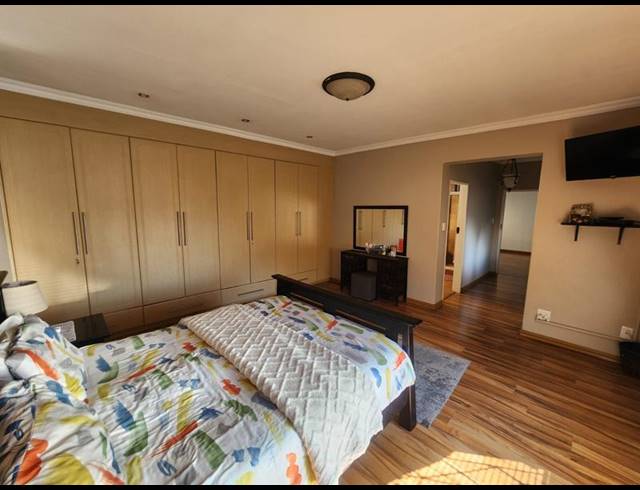 3 BEDROOM HOUSE FOR SALE IN SOUTH CREST